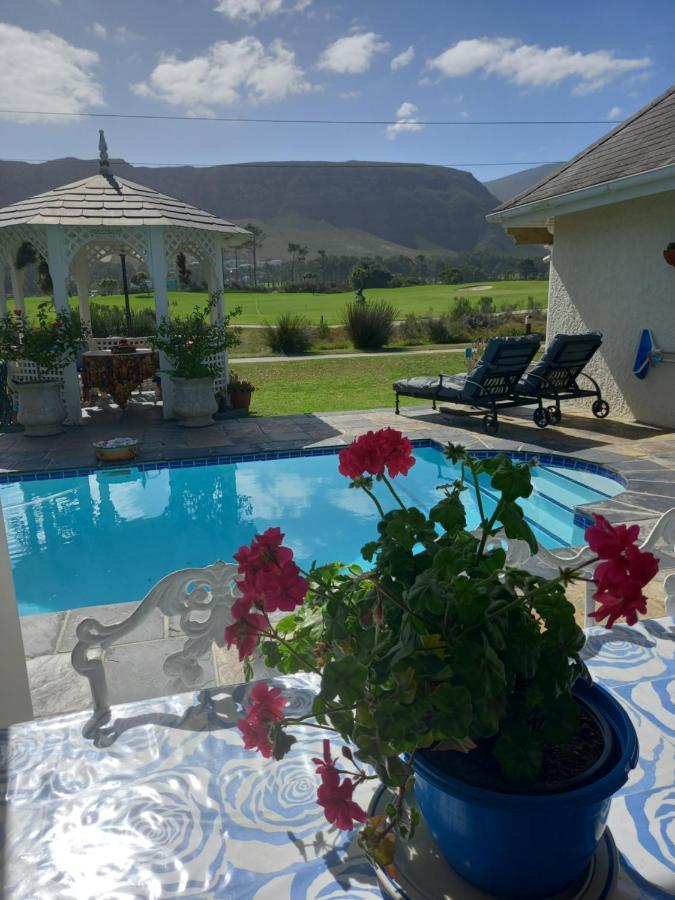 Mulligans Guest Lodge Hermanus Bagian luar foto