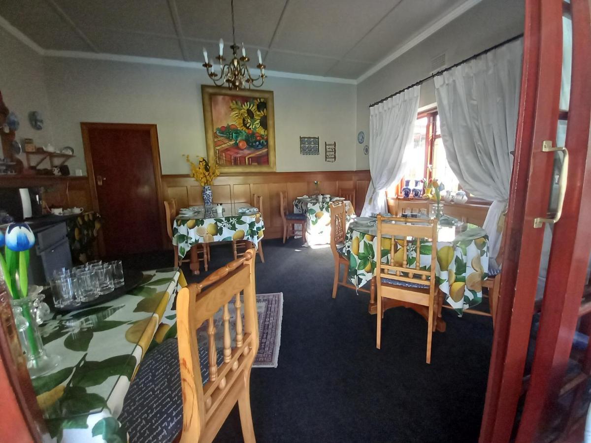 Mulligans Guest Lodge Hermanus Bagian luar foto