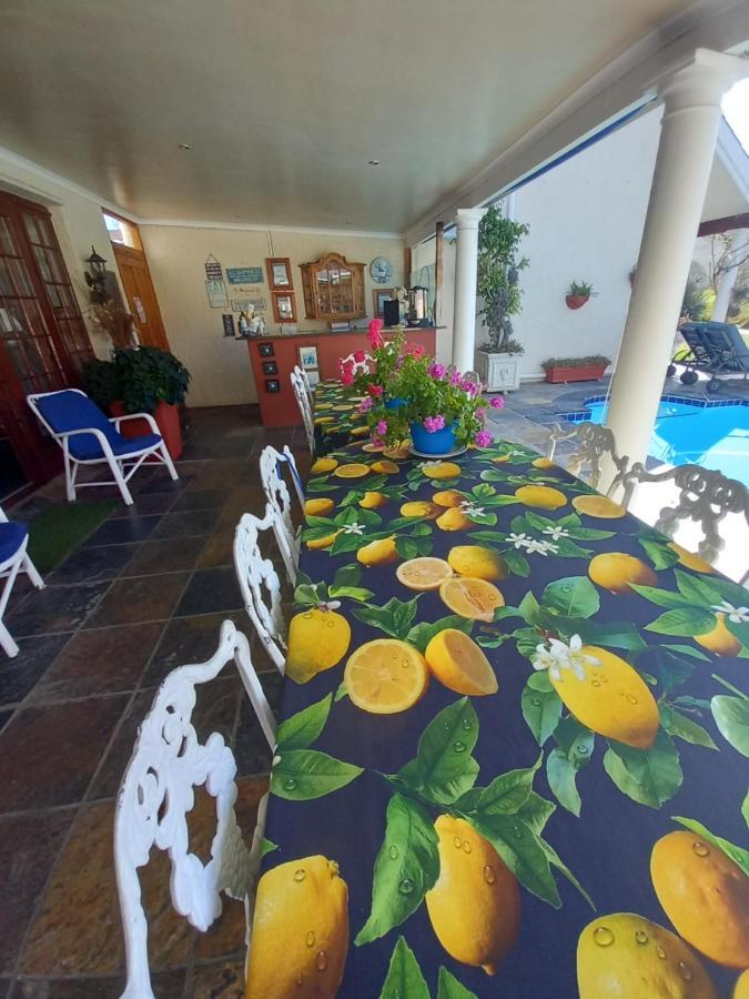 Mulligans Guest Lodge Hermanus Bagian luar foto