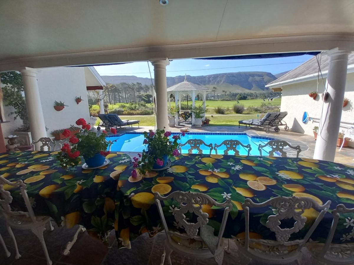 Mulligans Guest Lodge Hermanus Bagian luar foto