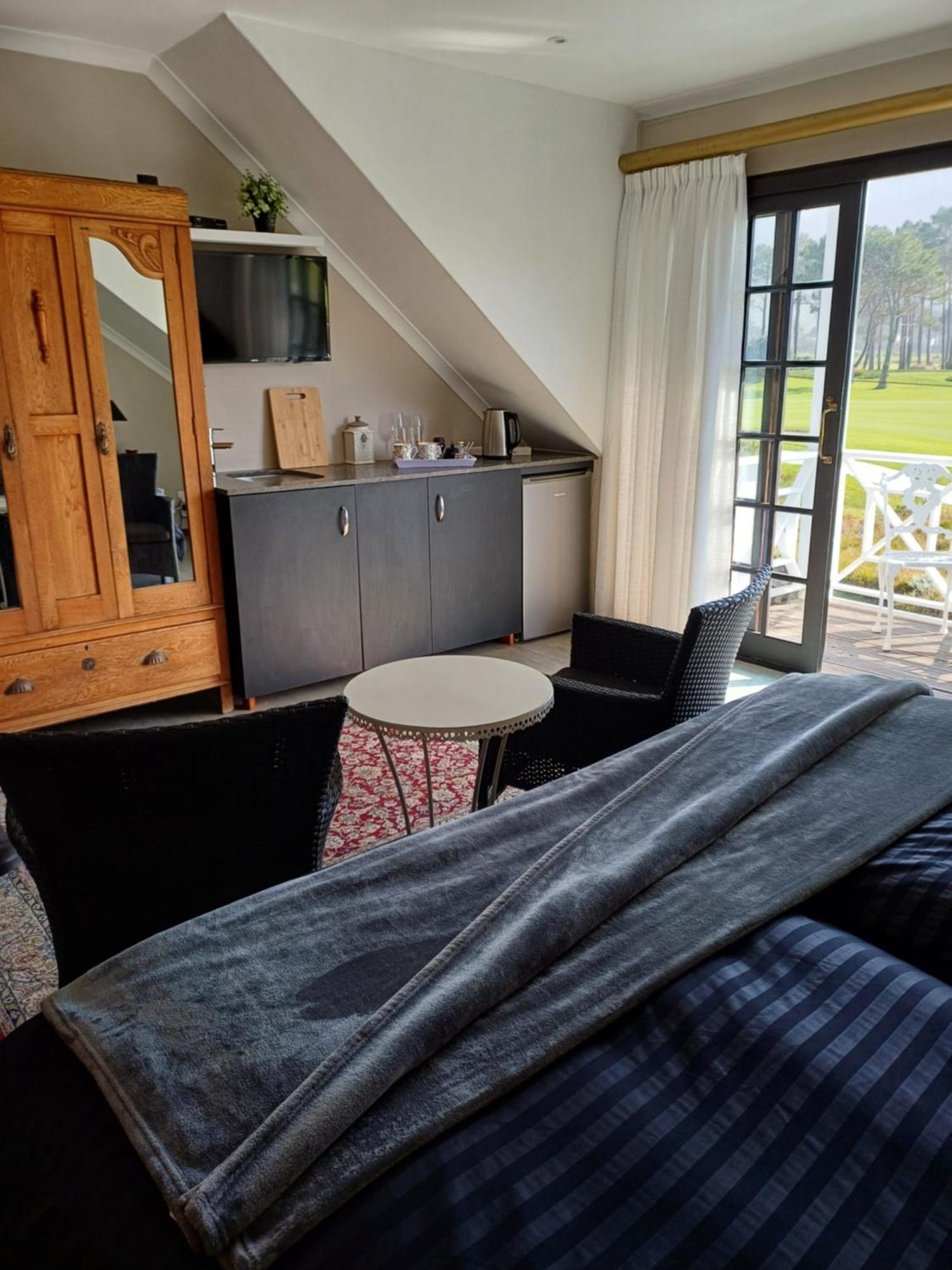 Mulligans Guest Lodge Hermanus Bagian luar foto