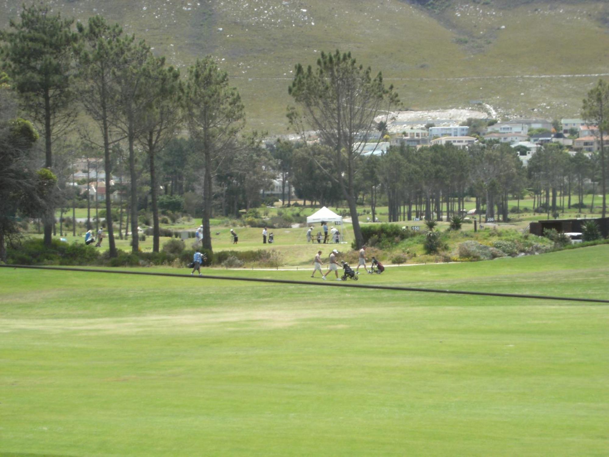 Mulligans Guest Lodge Hermanus Bagian luar foto
