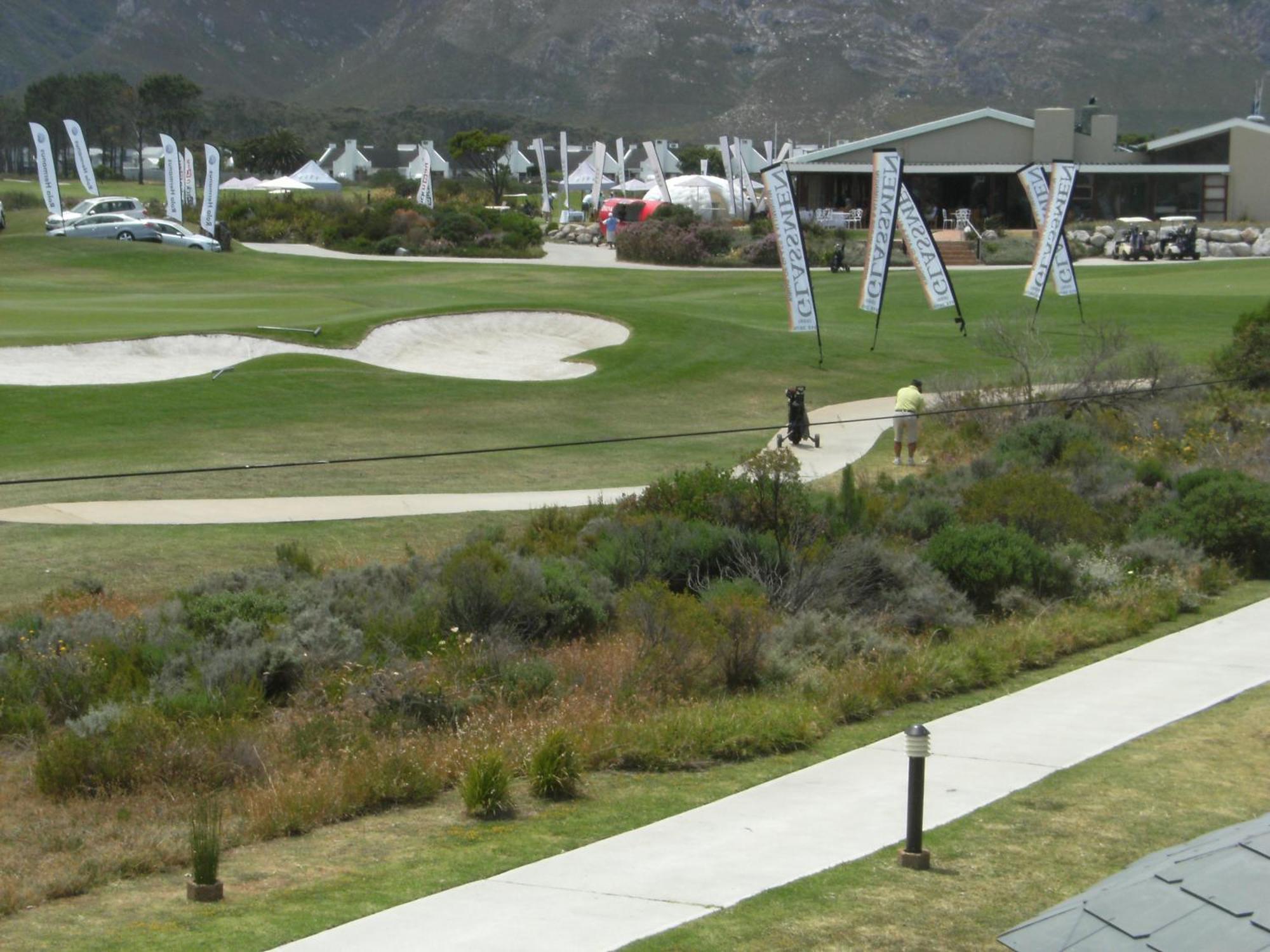 Mulligans Guest Lodge Hermanus Bagian luar foto