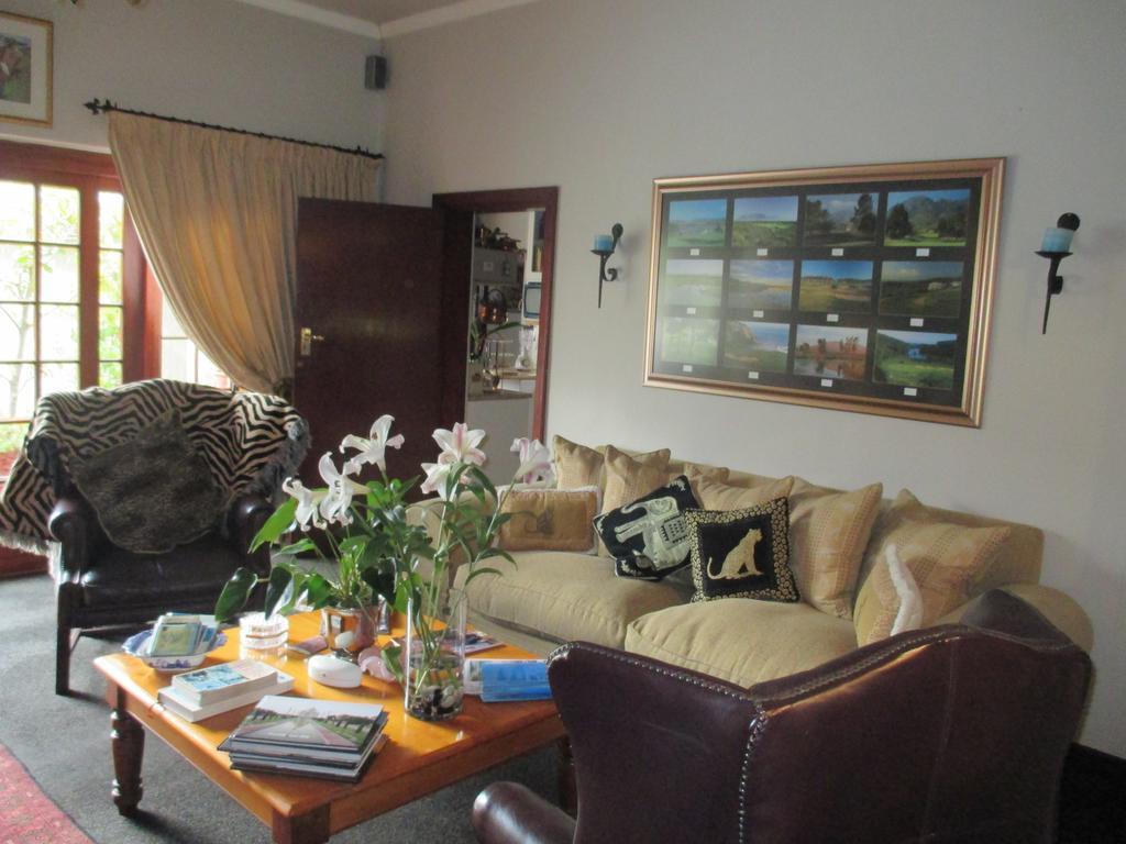 Mulligans Guest Lodge Hermanus Bagian luar foto