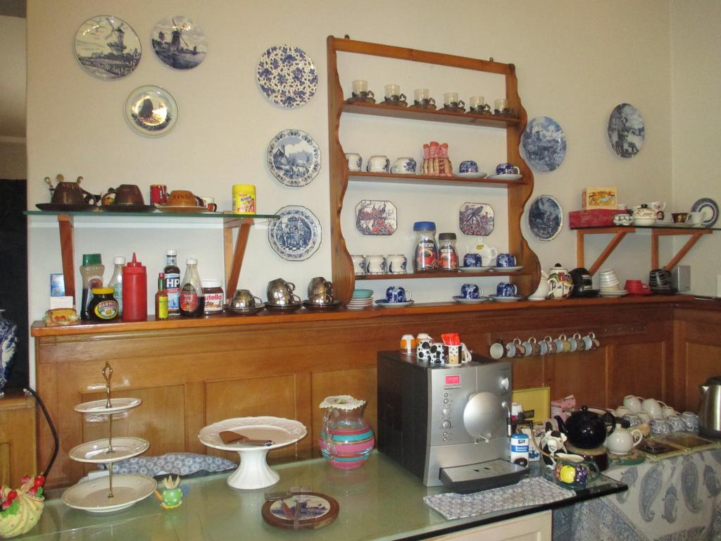 Mulligans Guest Lodge Hermanus Bagian luar foto