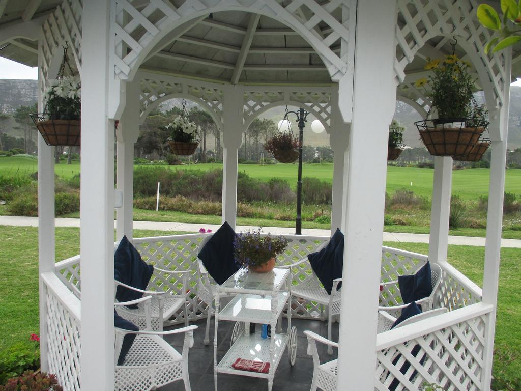 Mulligans Guest Lodge Hermanus Bagian luar foto