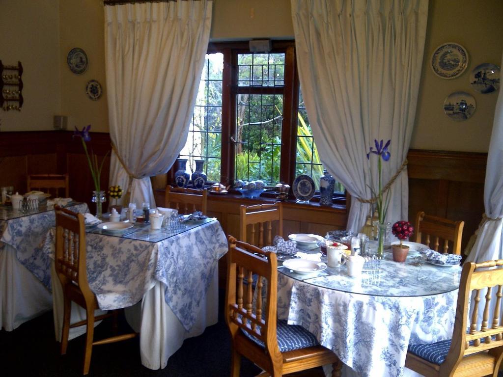 Mulligans Guest Lodge Hermanus Bagian luar foto