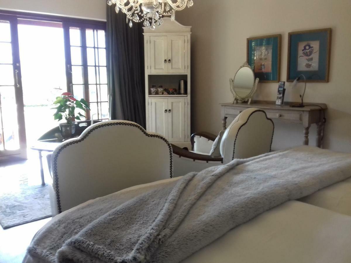 Mulligans Guest Lodge Hermanus Bagian luar foto