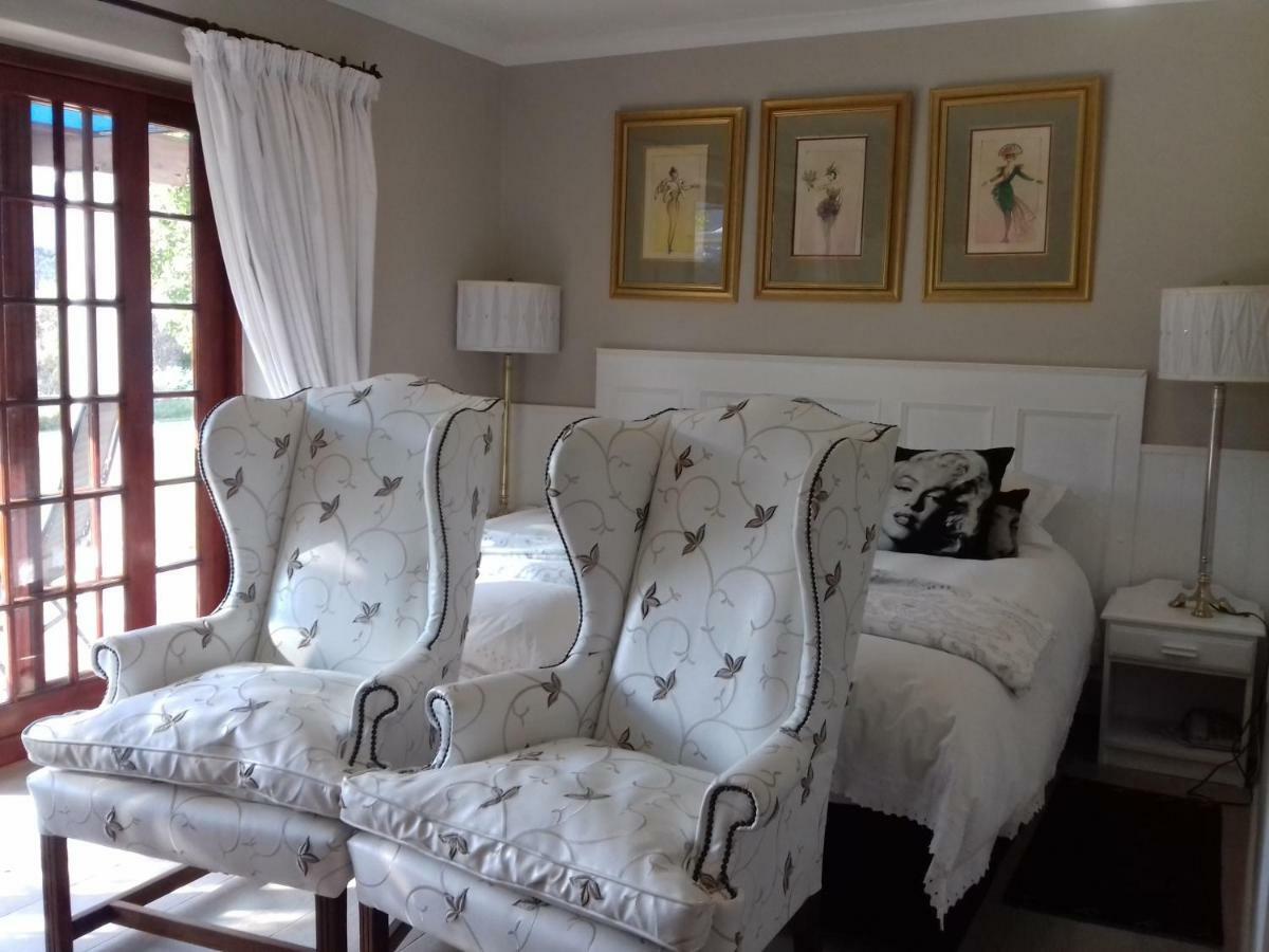 Mulligans Guest Lodge Hermanus Bagian luar foto